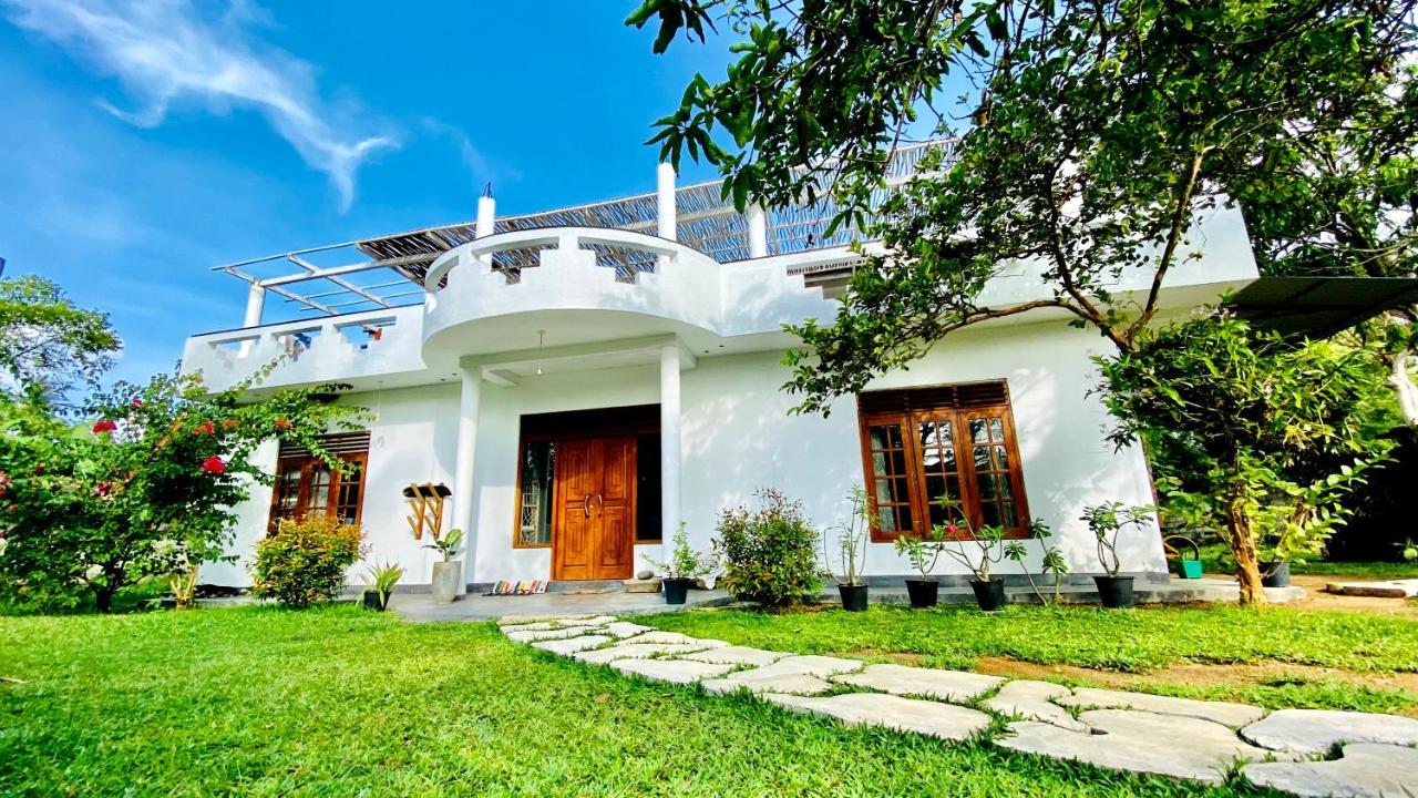 Madiha Surf House Lanka Hotel Matara Eksteriør billede