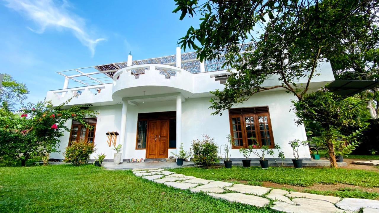 Madiha Surf House Lanka Hotel Matara Eksteriør billede
